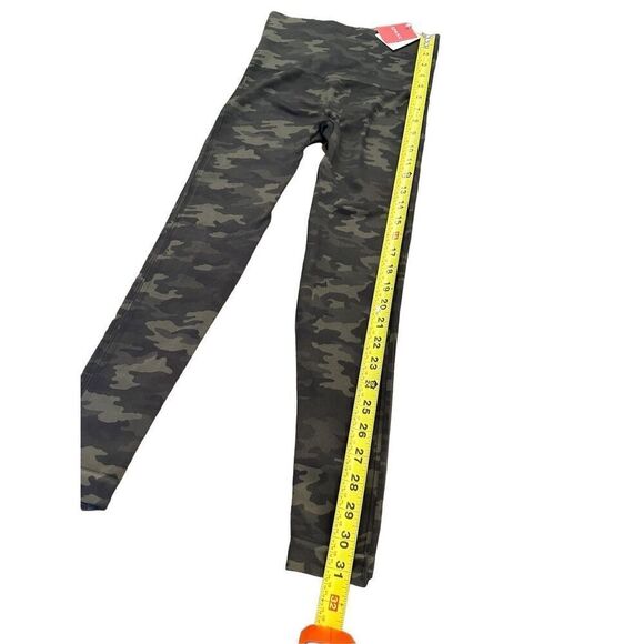 Spanx Look at me ￼Now leggings - Picture 2 of 8